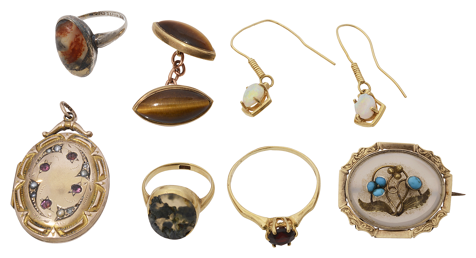 A small group of jewellery including a 19th century agate