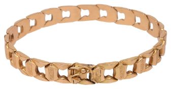 A fancy link bracelet