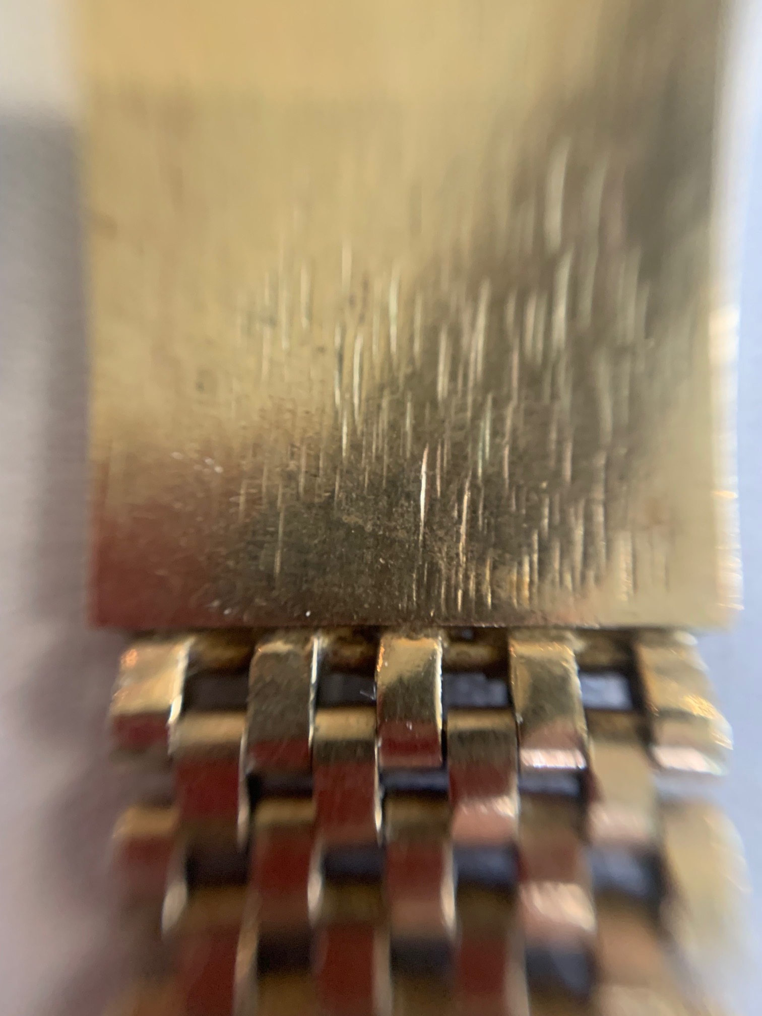 A 9ct gold rectangular identity bracelet - Image 2 of 4