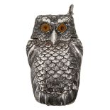 Sampson & Mordan. A late Victorian novelty silver owl vesta case