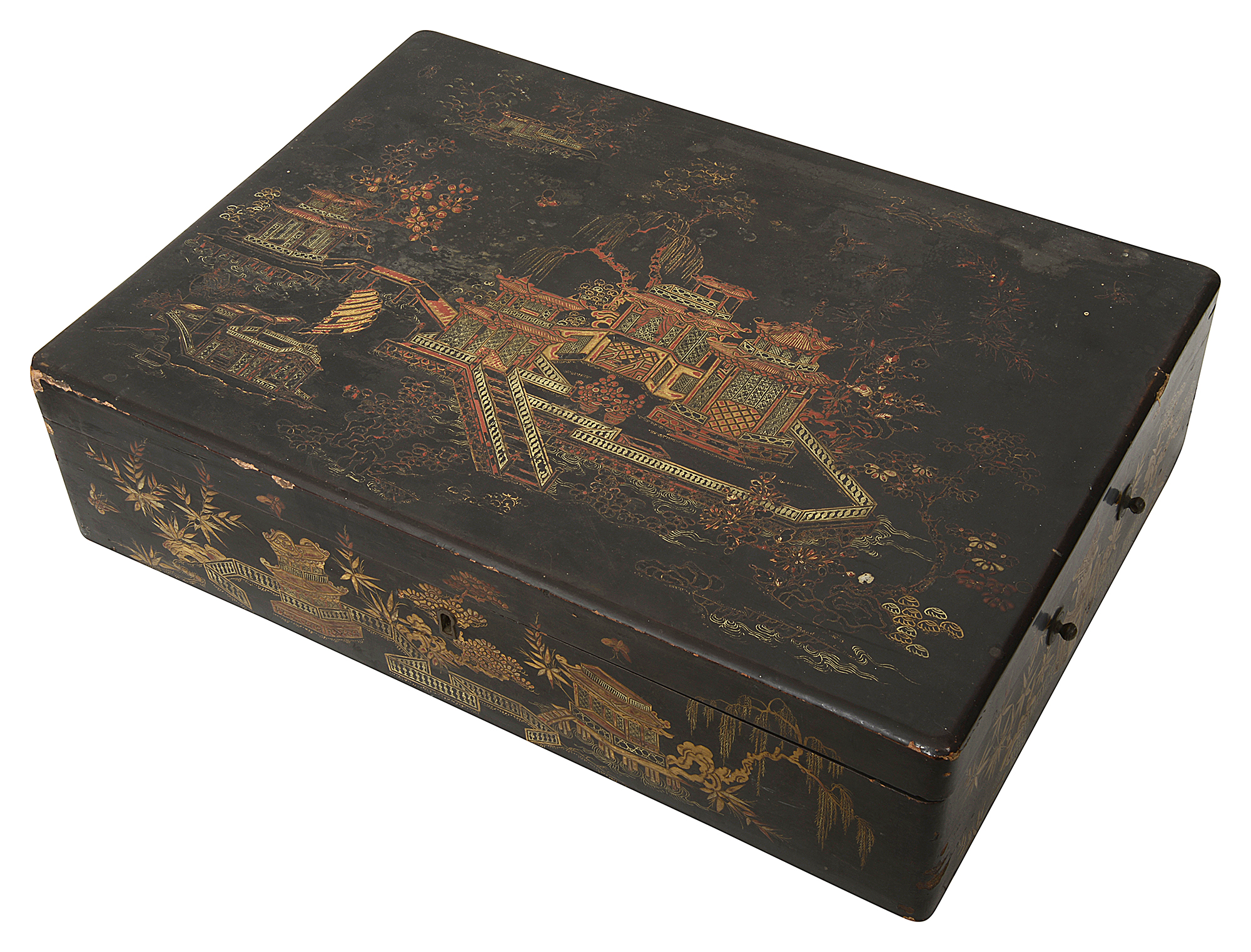 A Chinese export lacquer box