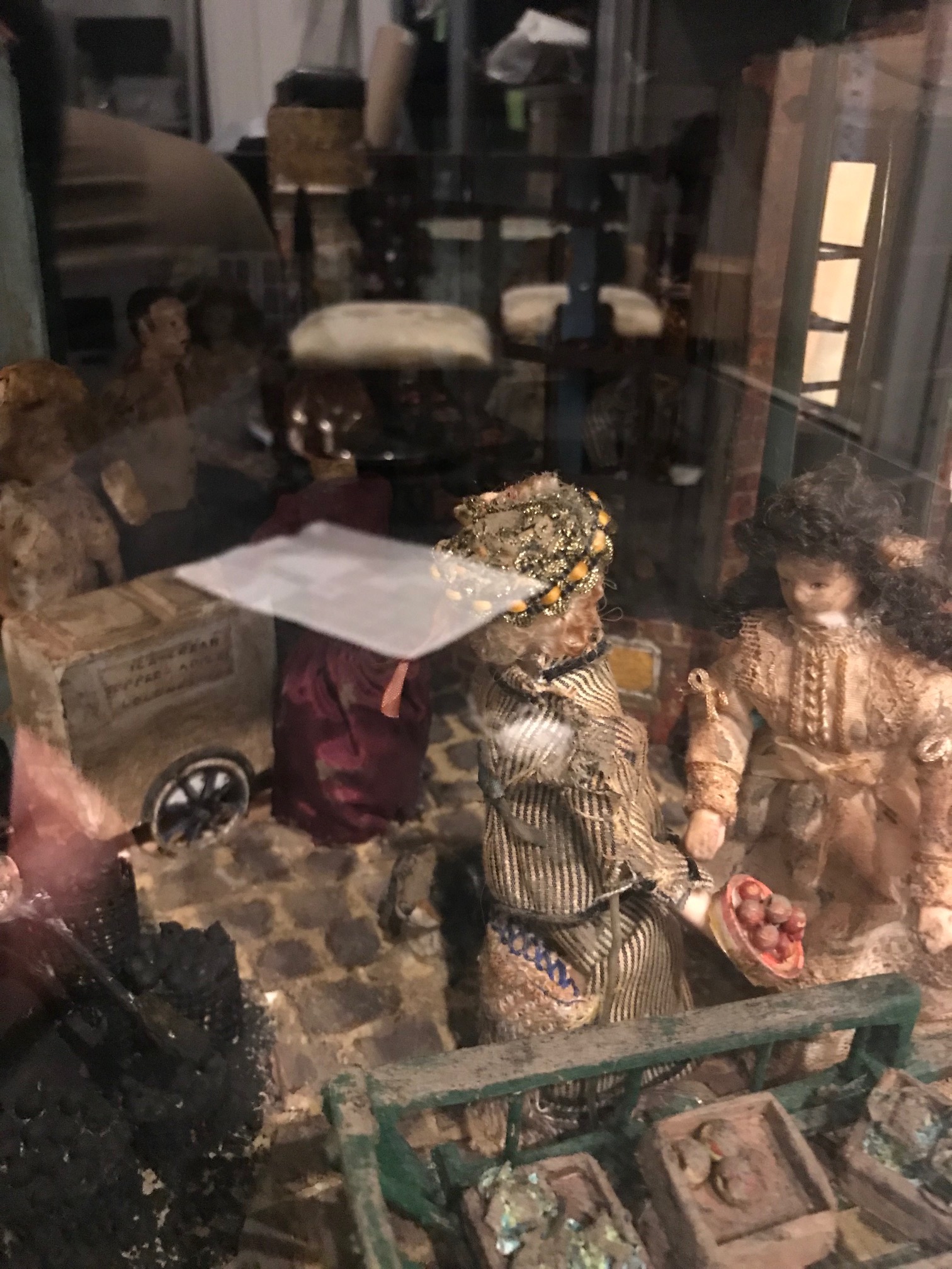 A scratch-built automaton diorama of a Victorian street scene - Image 2 of 4