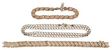 A 14ct gold bracelet, a 9ct gold bracelet and two 9ct gold necklaces