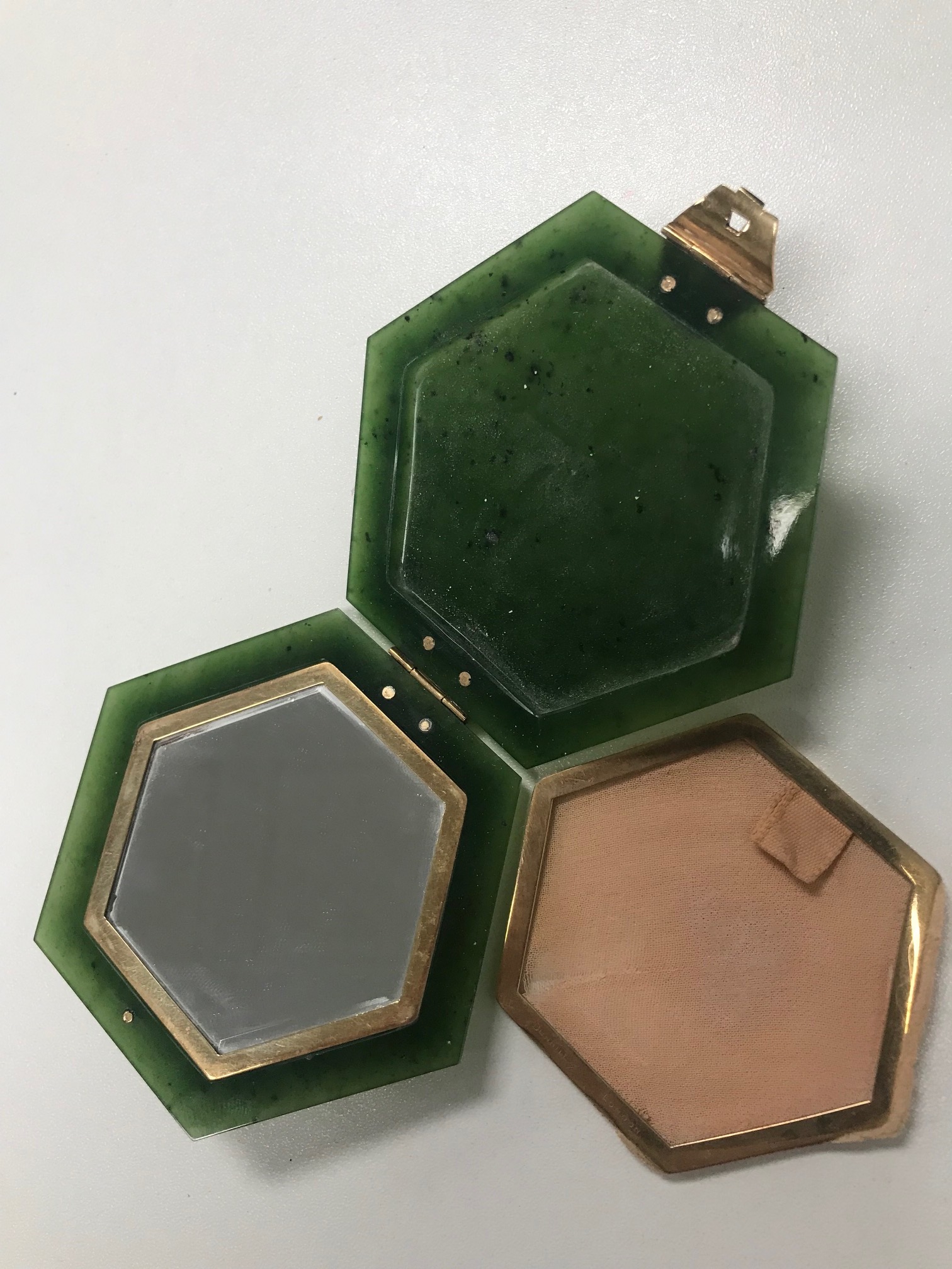 An Art Deco Dunhill nephrite powder compact - Image 4 of 7
