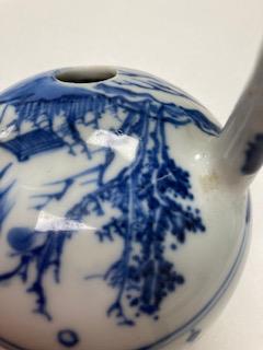 A Chinese blue and white porcelain lime pot - Image 4 of 5