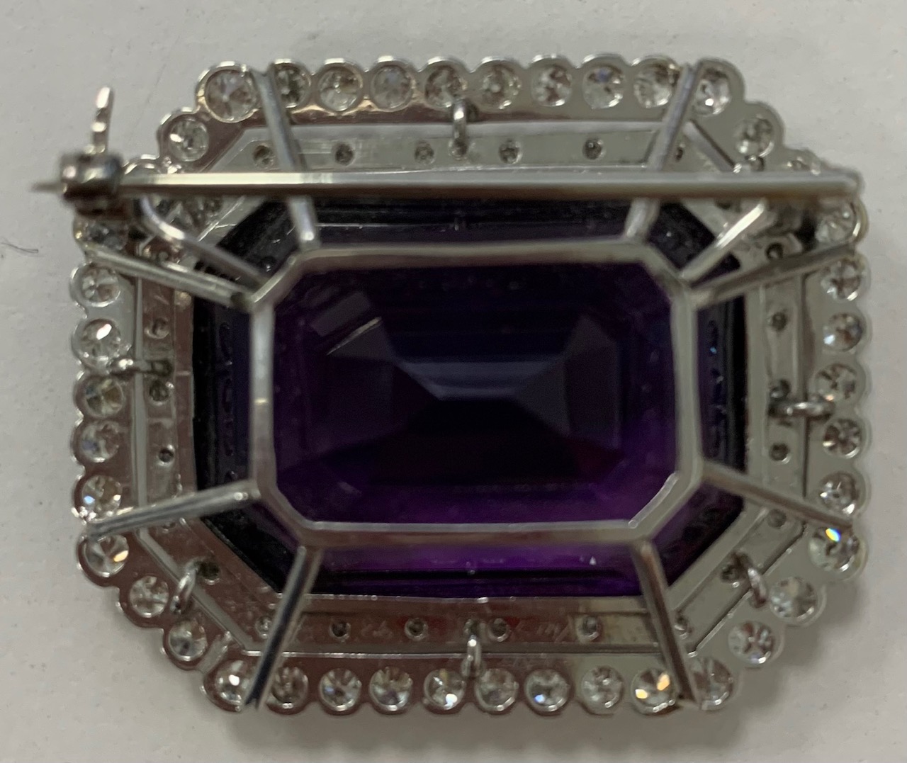 An impressive amethyst and diamond-set brooch - Image 2 of 3