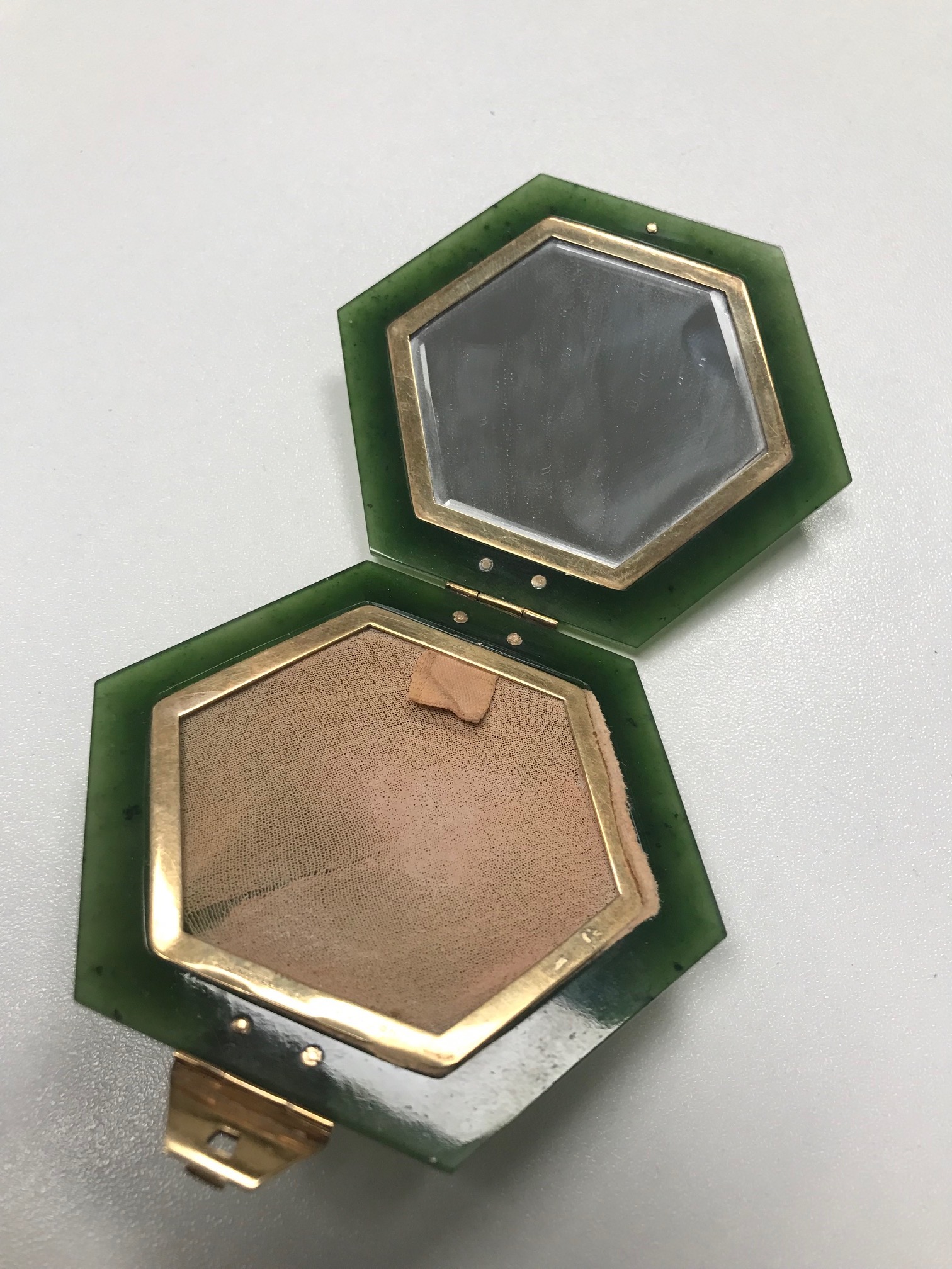 An Art Deco Dunhill nephrite powder compact - Image 7 of 7