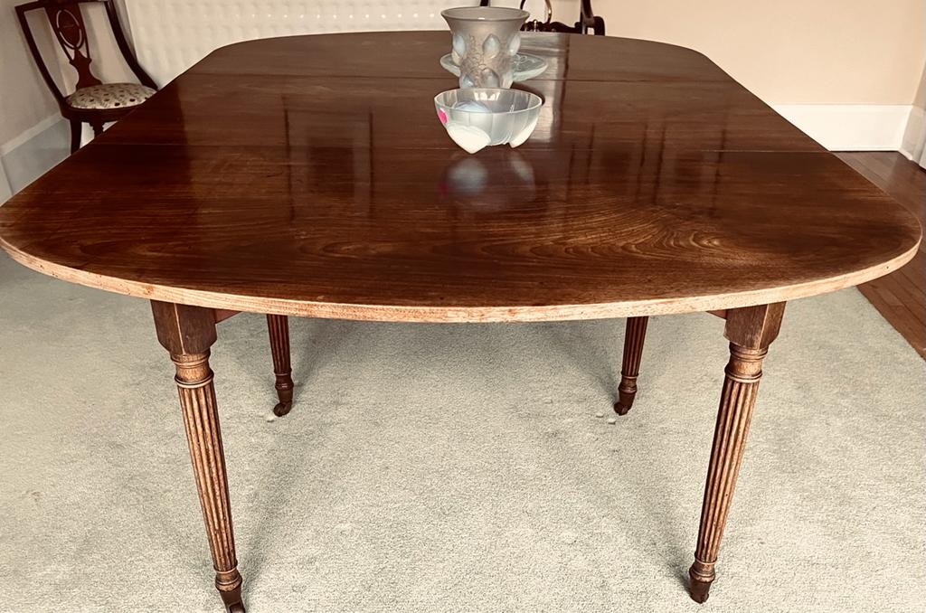 ANTIQUE MAHOGANY TABLE WITH DROP LEAVES AND REEDED SUPPORTS, APPROXIMATELY 172 x 127cm EXTENDED - Image 2 of 2