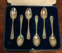 CASED SET OF SIX HALLMARKED SILVER TEASPOONS, LONDON ASSAY DATED 1941, BY JOSIAH WILLIAMS & CO