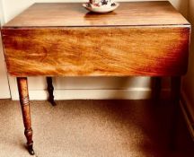 MAHOGANY PEMBROKE TABLE, APPROXIMATELY 84 x 100cm EXTENDED