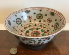 SMALL POLYCHROME EARLY 20th CENTURY JAPANESE BOWL, DIAMETER APPROXIMATELY 18.5cm