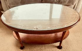 OVAL COFFEE TABLE, APPROXIMATELY 94 x 55cm