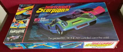 BOXED MATCHBOX SCORPIONS BIG EIGHT SUPER TRACK 2000 CONTAINING CARS, TRACK AND ACCESSORIES, ETC.