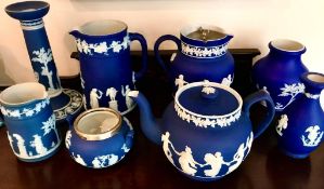 EIGHT PIECES OF EARLY WEDGWOOD CERAMIC ITEMS