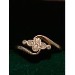 18ct GOLD RING SET WITH FOUR DIAMONDS APPROX 0.5ct AND TWO BRILLIANTS, TOTAL WEIGHT APPROXIMATELY