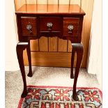 SMALL MAHOGANY LOWBOY