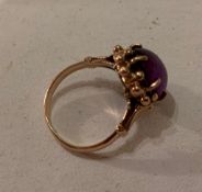 18ct GOLD RING SET WITH AMETHYST, TOTAL WEIGHT APPROXIMATELY 5.4g