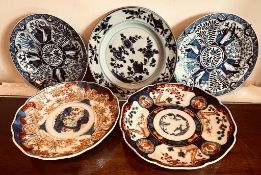 FIVE JAPANESE PLATES