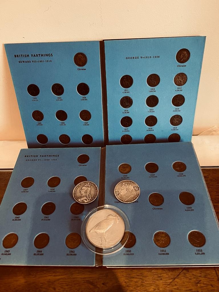 TWO CASES OF FARTHINGS, SILVER COLOURED PETER SCOTT MEDAL PLUS TWO SILVER CROWNS