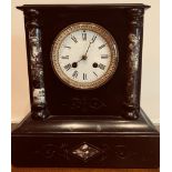 VICTORIAN SLATE CLOCK WITH VEINED MARBLED COLUMNS, APPROXIMATELY 29 x 27 x 15.5cm