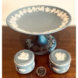 WEDGWOOD JASPERWARE COMPORT, APPROXIMATELY 9.5cm HIGH PLUS TWO PILL BOXES