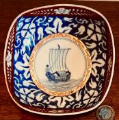 JAPANESE BOWL, GILDED AND PAINTED GLAZED DEPICTION OF A SAILING BOAT, DIAMETER APPROXIMATELY 12cm