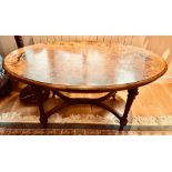 OVAL FIGURES WALNUT PARLOUR TABLE, APPROXIMATELY 137 x 80 x 73cm