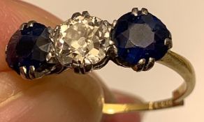 18ct GOLD RING SET WITH TWO SAPPHIRES APPROX 0.75 AND ONE DIAMOND APPROX 0.75g, TOTAL WEIGHT 2.9g