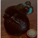JAPANESE PATINATED METAL TREE FROG PAPERWEIGHT, APPROXIMATELY 6cm HIGH