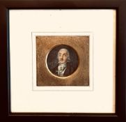 MINIATURE PORTRAIT OF GENTLEMAN AND ATTIRE, DIAMETER APPROXIMATELY 3.75cm