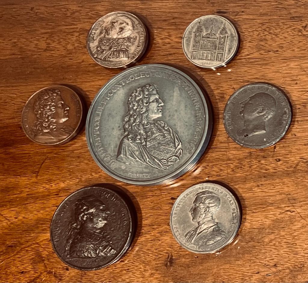 SEVEN VARIOUS METAL MEDALLIONS, AS PER IMAGE