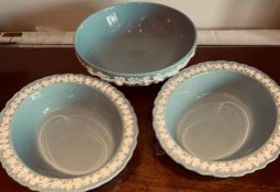 WEDGWOOD QUEENS WARE FRUIT BOWL APPROXIMATELY 25cm, PLUS TWO OVAL VEGETABLE DISHES APPROXIMATELY