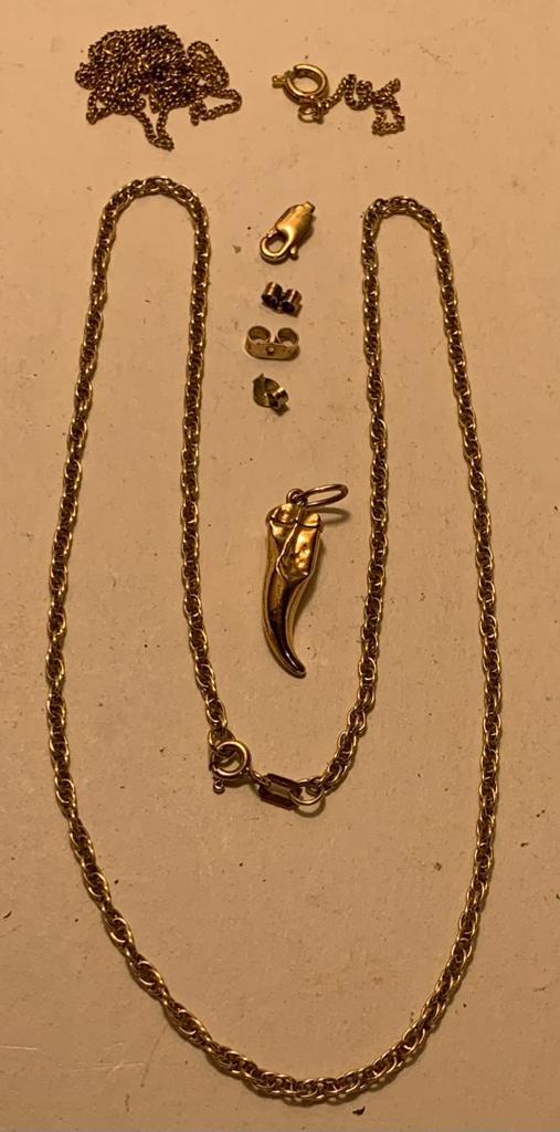 9ct GOLD CHAIN, APPROXIMATELY 23cm LONG, WEIGHT APPROXIMATELY 5.2g, PLUS SEVEN PIECES OF MARKED