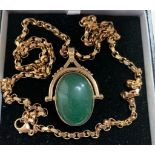 9ct GOLD PENDANT, ONE SIDE NEPHRITE JADE AND OTHER SIDE BLACK ONYX, WEIGHT APPROXIMATELY 14.4g. ALSO