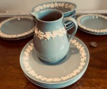 FOUR WEDGWOOD QUEENS WARE SIDE PLATES, FIVE FRUIT BOWLS, JUG AND SAUCER PLUS FOUR 'LAVENDER' SAUCERS