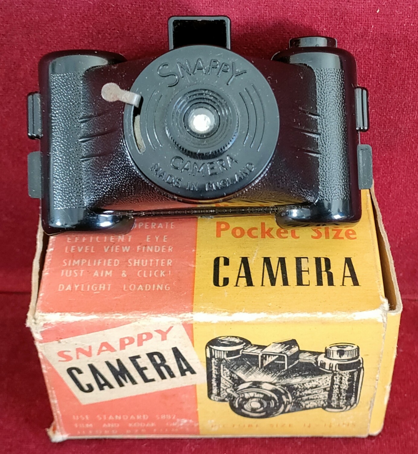 BOXED VINTAGE POCKET SIZE SNAPPY CAMERA Used condition, not tested for working