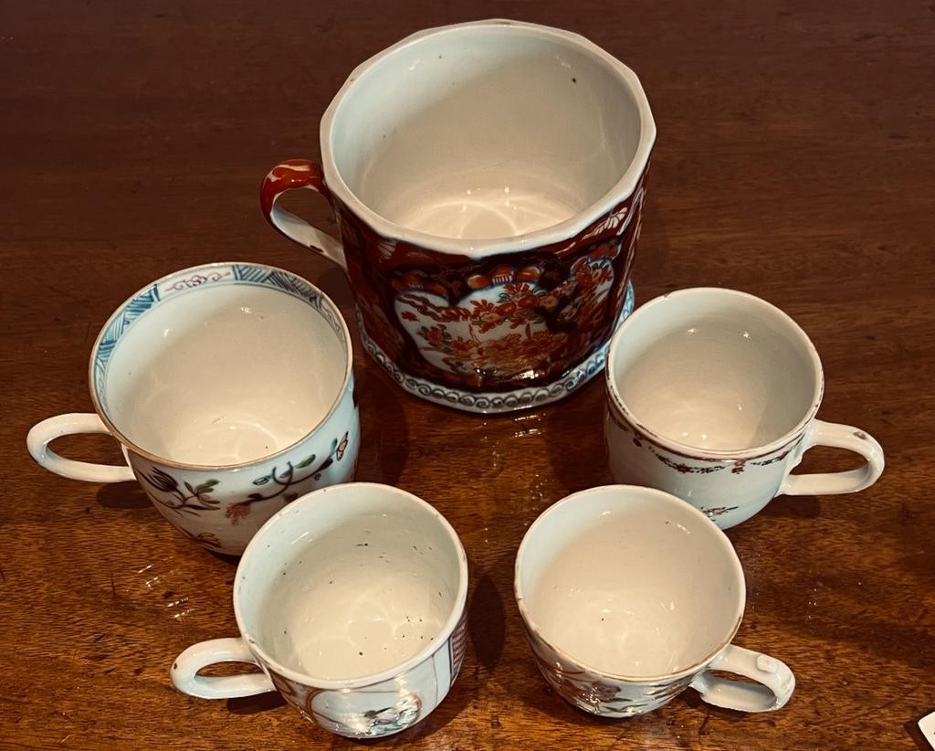 FIVE VARIOUS 19th CENTURY AND LATER JAPANESE CERAMIC CUPS - Image 2 of 2
