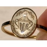 IN MEMORIUM YELLOW METAL RING WITH BLACK ENAMEL AND FUNERAL URN, CATH SHARP OB, 14th MARCH 1771, AGE