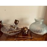 QUANTITY OF GLASS AND BRASS ELECTRIC LIGHT FITTINGS (AS FOUND)
