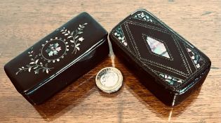 TWO PAPIER MACHE SNUFF BOXES INLAID WITH MOTHER OF PEARL