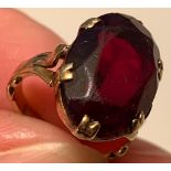 9ct GOLD RING SET WITH TOURMALINE (RED), SIZE H, WEIGHT APPROXIMATELY 3g RUBBED