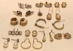 ASSORTMENT OF MARKED AND UNMARKED EARRINGS INCLUDING 9ct GOLD WITH PINK SAPPHIRES APPROX 0.33ct