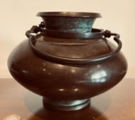 JAPANESE OVOID BRONZE VASE, WITH DETACHABLE CARRY HANDLE. APPROX. 13CM HIGH