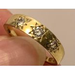 18ct GOLD RING WITH APPROXIMATELY ONE 0.15ct AND TWO 0.7ct DIAMONDS, WEIGHT APPROXIMATELY 3.3g, SIZE