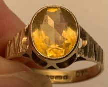 9ct GOLD RING WITH A CITRINE APPROX 2.5ct, WEIGHT APPROXIMATELY 2.7g, SIZE A+