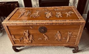 ORIENTAL CHEST, APPLIED FIGURES AS DECORATION, APPROXIMATELY 100 x 50 x 60cm