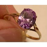 9ct GOLD RING WITH AMETHYST, WEIGHT APPROXIMATELY 1.7g, SIZE Q