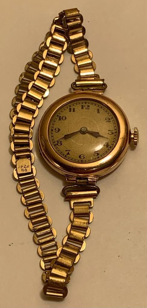 9ct GOLD LADIES WATCH, APPROXIMATELY 22.4g NOT IN WORKING ORDER