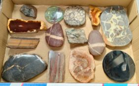 FOURTEEN PIECES OF GEOLOGICAL MINERAL SPECIMENS