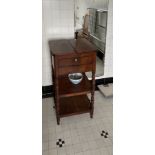 An early 19th century gentlemen's mahogany wash stand, 46 x 40 x 84cm.